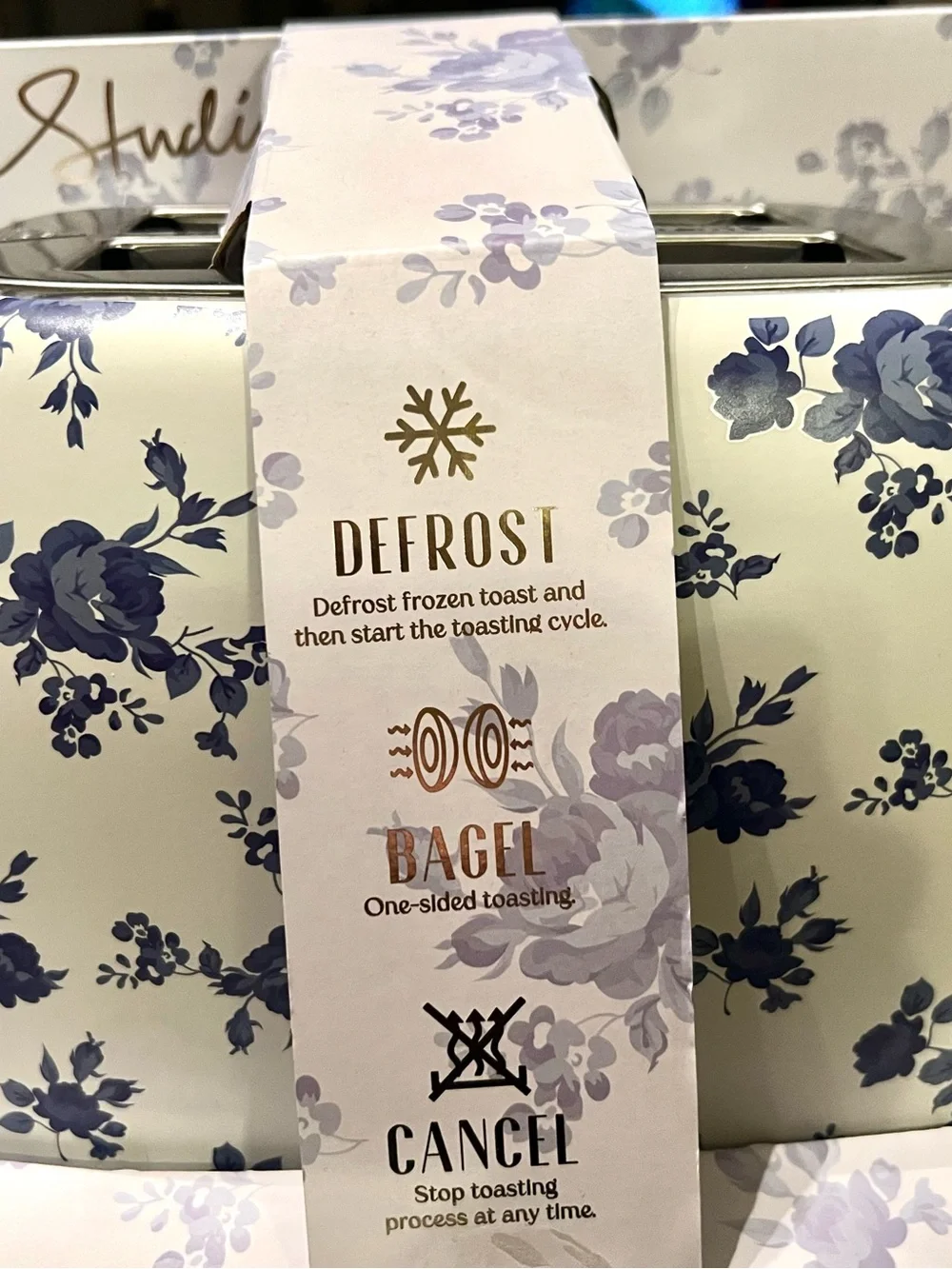 NEW DwellStudio 2 Slice Toaster Blue Hydrangea Pattern 825 Watt.